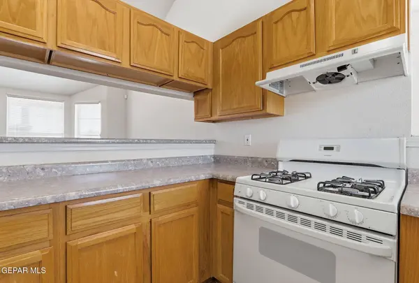 800 Nazareno ST, Horizon City, TX 79928