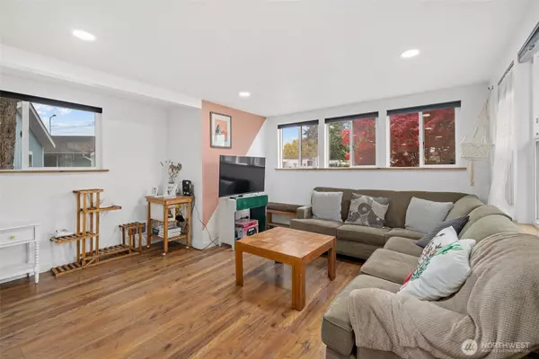 1645 S 272nd ST #13, Federal Way, WA 98003