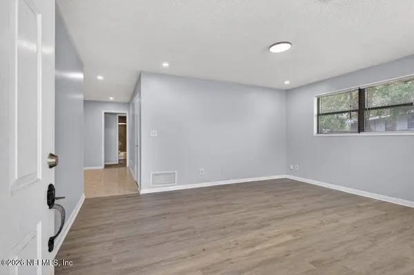 6886 TOM THUMB DR, Jacksonville, FL 32210