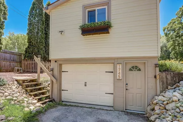 1745 Covered Bridge Rd, Cedarburg, WI 53012