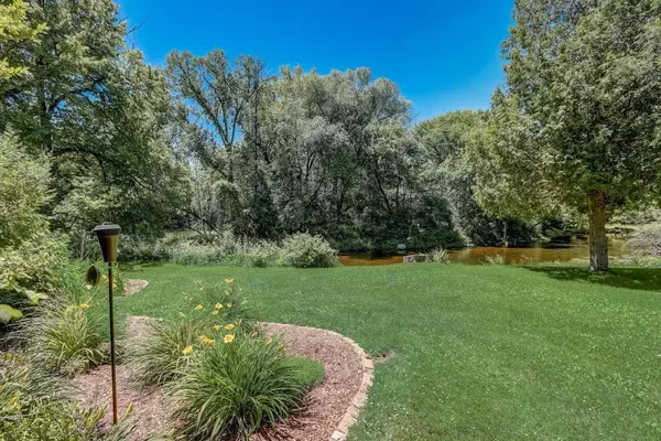 1745 Covered Bridge Rd, Cedarburg, WI 53012