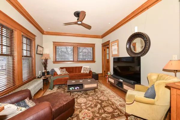 4907 W Vine St, Milwaukee, WI 53208