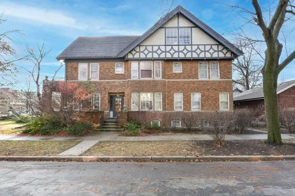 4907 W Vine St, Milwaukee, WI 53208