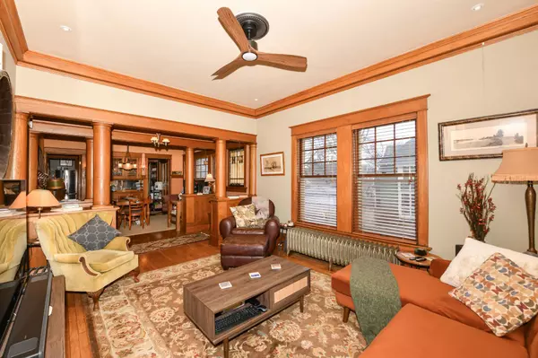 4907 W Vine St, Milwaukee, WI 53208