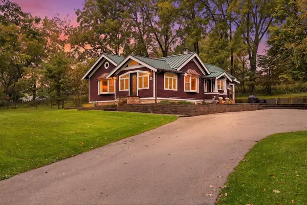 N46W29096 E Capitol Dr, Delafield, WI 53029