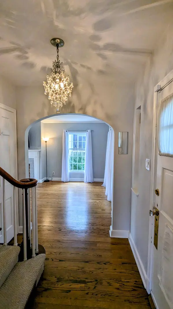 2658 N 81st St, Wauwatosa, WI 53213