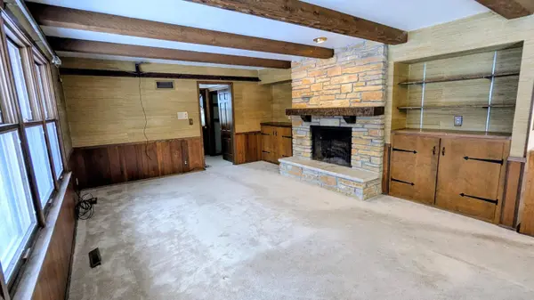 N85W17745 Ann Ave, Menomonee Falls, WI 53051