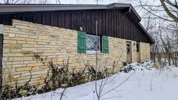 N85W17745 Ann Ave, Menomonee Falls, WI 53051