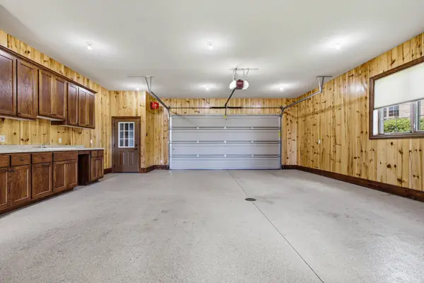 7306 S Stone Hedge Dr, Franklin, WI 53132