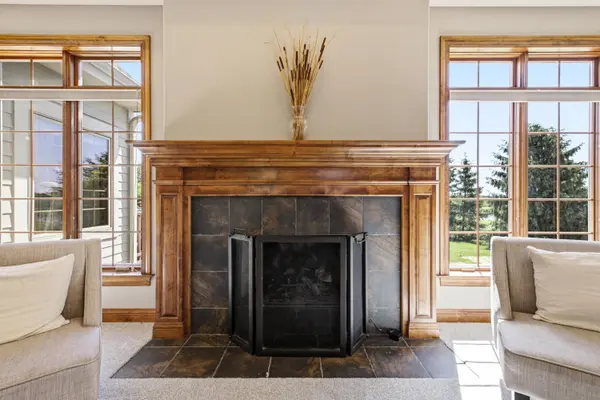 7306 S Stone Hedge Dr, Franklin, WI 53132