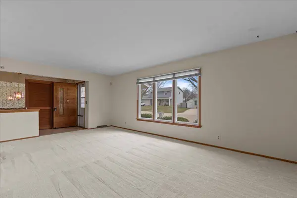 6975 N 85th St, Milwaukee, WI 53224
