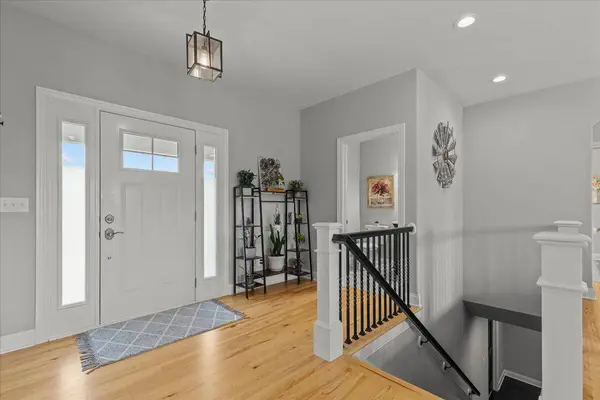 14018 N Davis Rd, Mequon, WI 53097