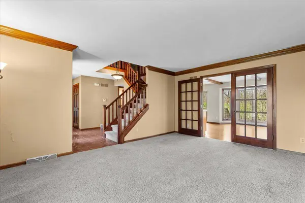15730 Laura Ln, Brookfield, WI 53005