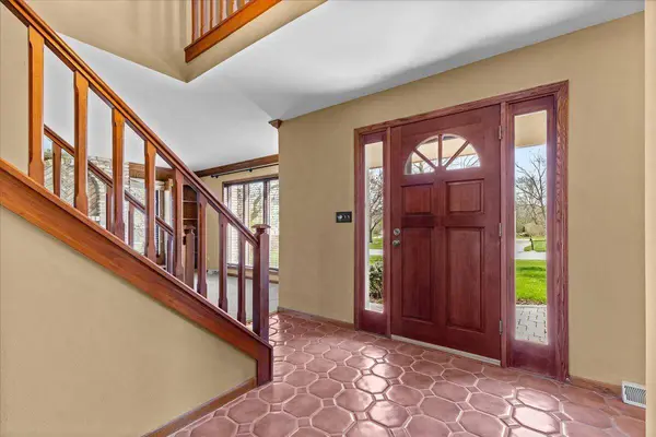15730 Laura Ln, Brookfield, WI 53005