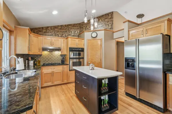 3426 W Links Dr, Franklin, WI 53132