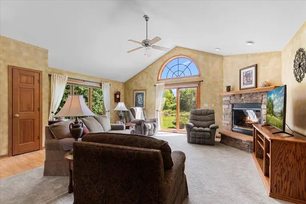 N161W19121 Oakland Dr, Jackson, WI 53037