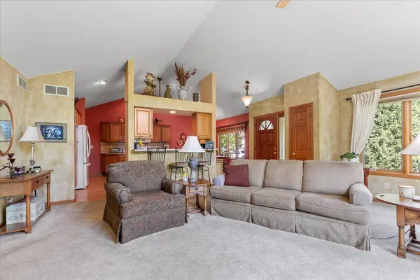 N161W19121 Oakland Dr, Jackson, WI 53037