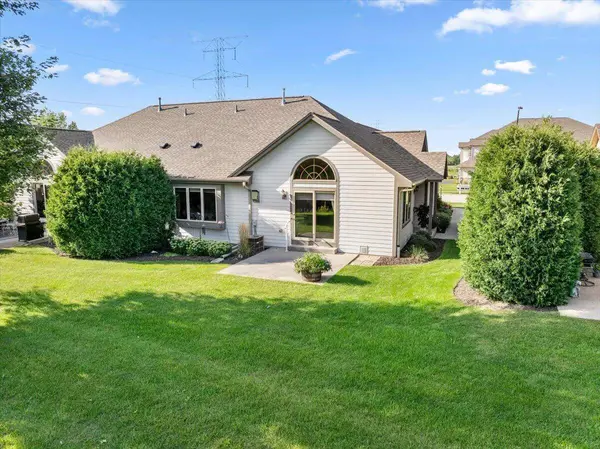 N161W19121 Oakland Dr, Jackson, WI 53037