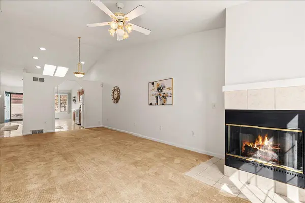 5226 S Hidden Dr, Greenfield, WI 53221