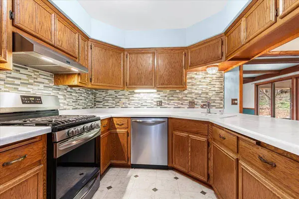 7525 N Redwood Rd, Glendale, WI 53209