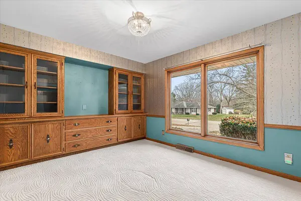 7525 N Redwood Rd, Glendale, WI 53209
