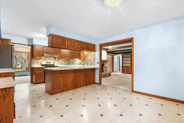 7525 N Redwood Rd, Glendale, WI 53209