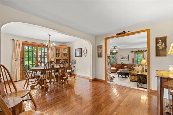 N104W16269 Donges Bay Rd, Germantown, WI 53022
