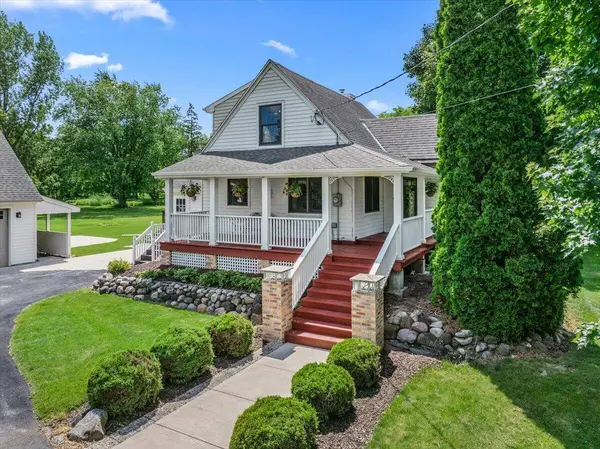 N104W16269 Donges Bay Rd, Germantown, WI 53022