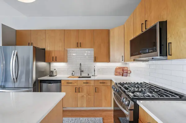 1924 N Hubbard 319 St, Milwaukee, WI 53212