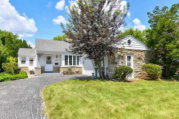 603 Glenview Ave, Wauwatosa, WI 53213
