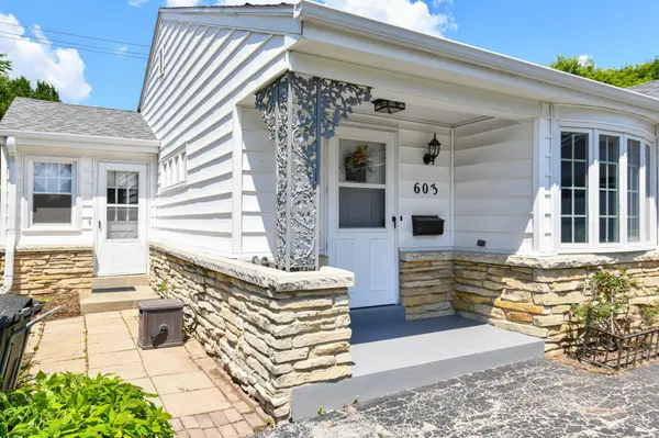 603 Glenview Ave, Wauwatosa, WI 53213