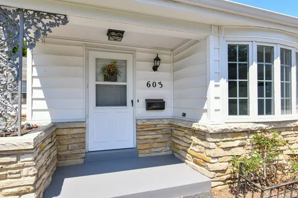 603 Glenview Ave, Wauwatosa, WI 53213