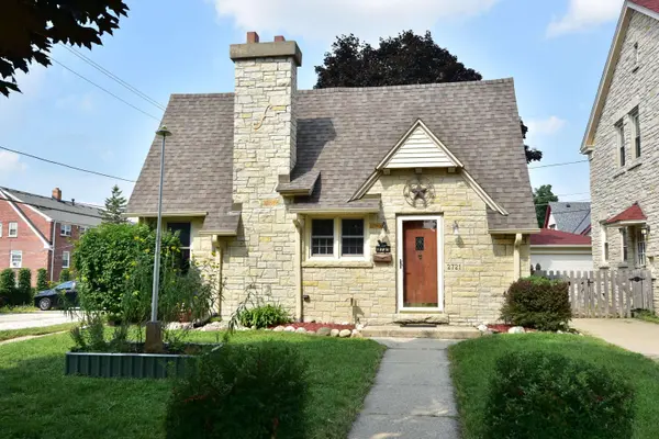 2721 N 72nd St, Milwaukee, WI 53210