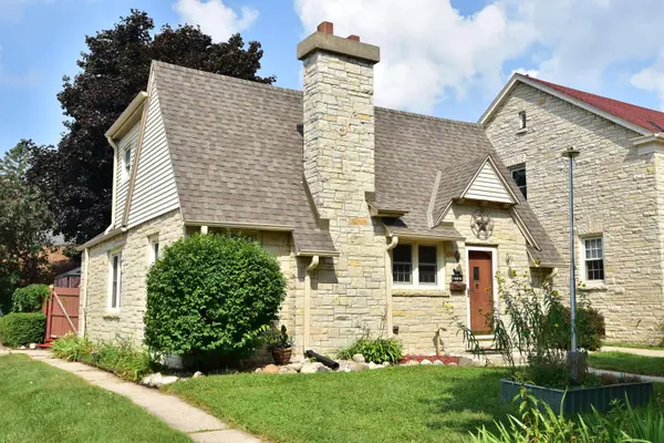 2721 N 72nd St, Milwaukee, WI 53210