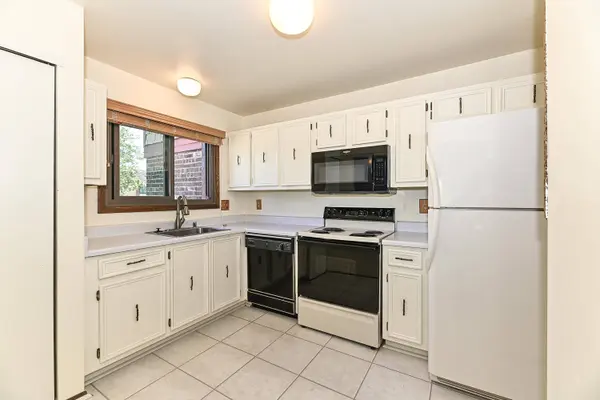 4293 W College Ave, Franklin, WI 53221