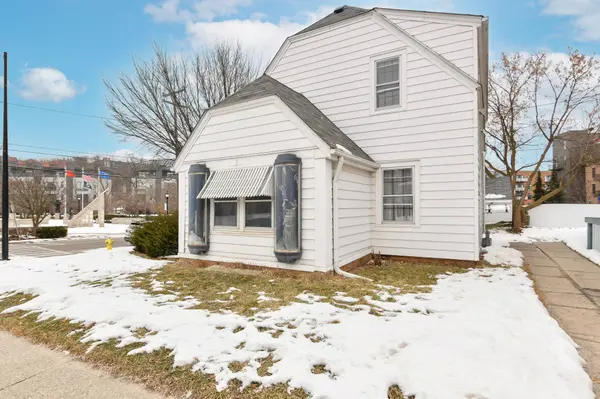 703 N West Ave, Waukesha, WI 53186