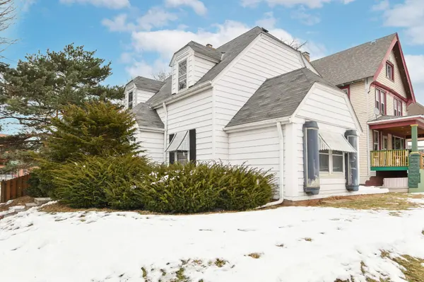 703 N West Ave, Waukesha, WI 53186