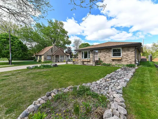 4265 S 68th St, Greenfield, WI 53220