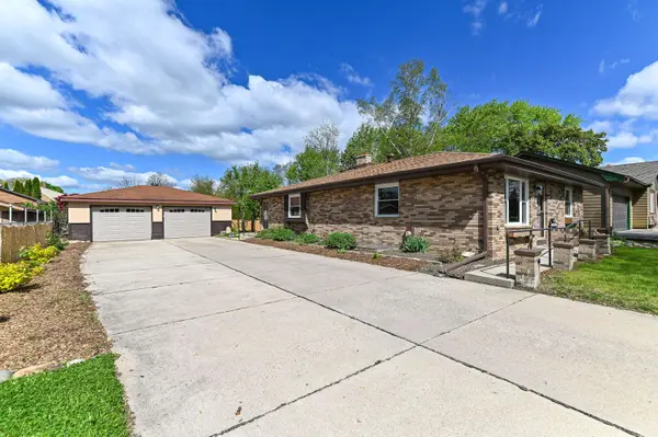 4265 S 68th St, Greenfield, WI 53220