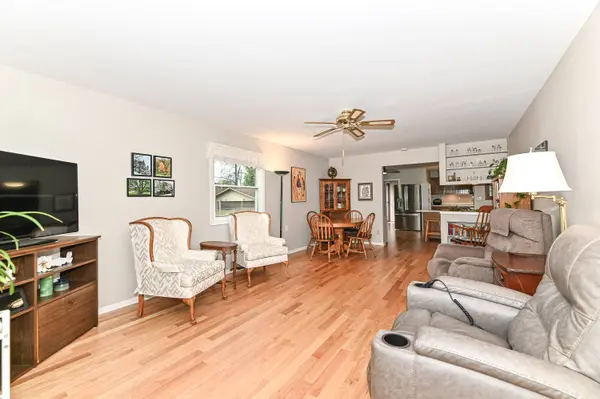 4265 S 68th St, Greenfield, WI 53220