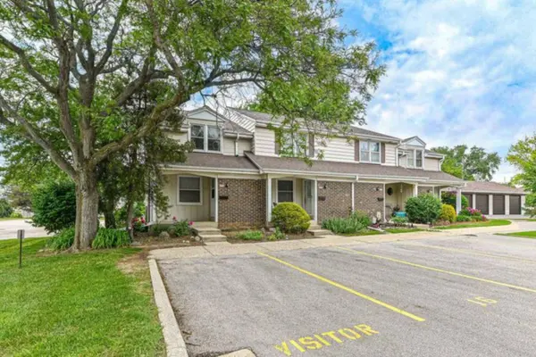 6216 W College Ave, Greendale, WI 53129