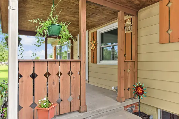 W188N9690 Orchard Dr, Germantown, WI 53022