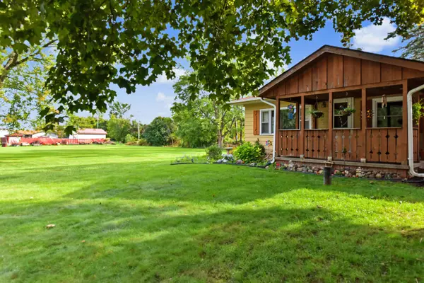 W188N9690 Orchard Dr, Germantown, WI 53022