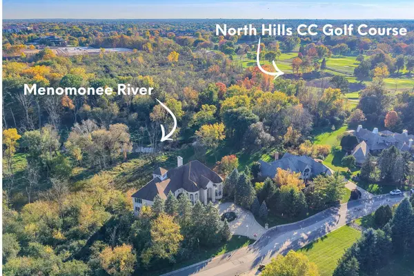 N78W13031 Country Club Ct, Menomonee Falls, WI 53051