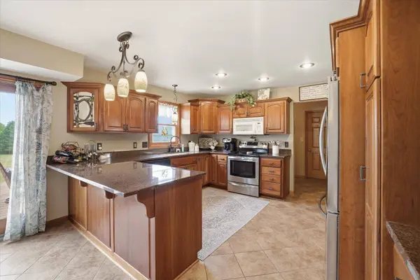 S25W30256 Jenna Ln, Genesee, WI 53188