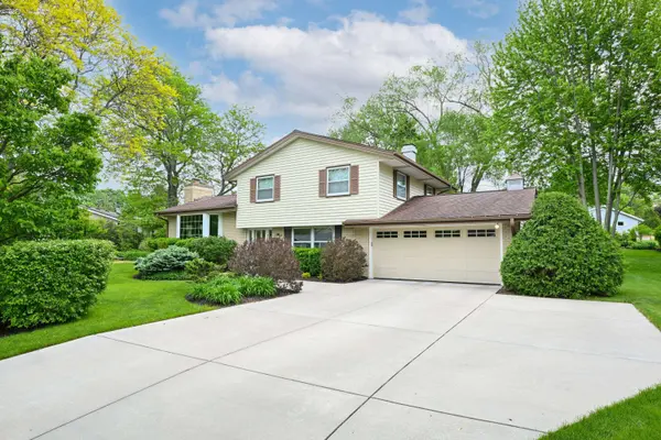 4490 Wessex Dr, Brookfield, WI 53045