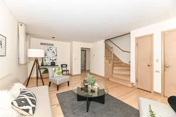 W158N8971 Charles 8973 Dr, Menomonee Falls, WI 53051