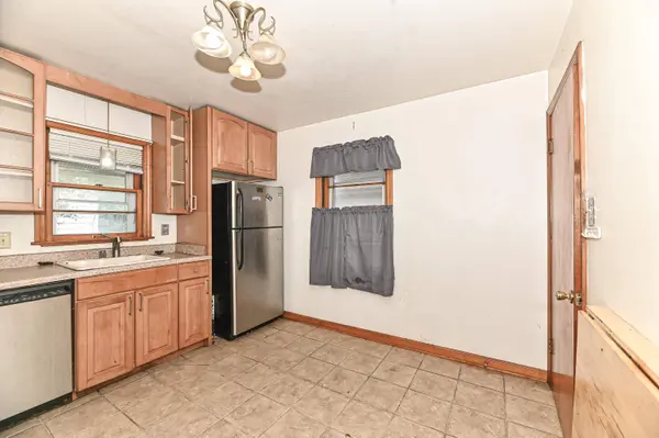 3136 N 77th St, Milwaukee, WI 53222