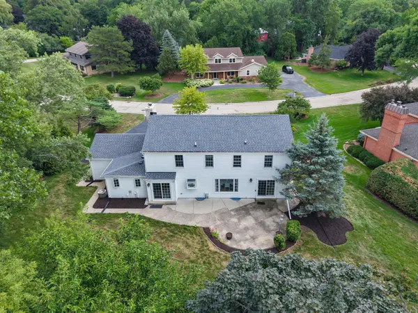 15200 Briaridge Ct, Elm Grove, WI 53122