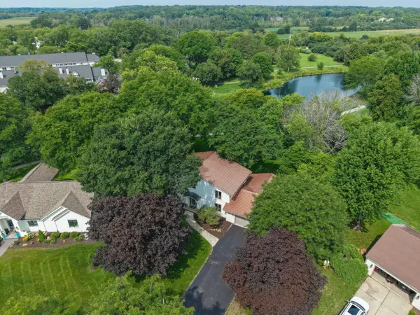 15270 Red Fox Ln, Elm Grove, WI 53122